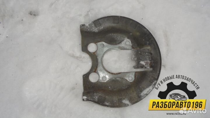 Щит опорный задний правый Citroen C4 2005-2011