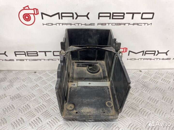 Б/У Площадка под аккумулятор (крепление акб) Ford