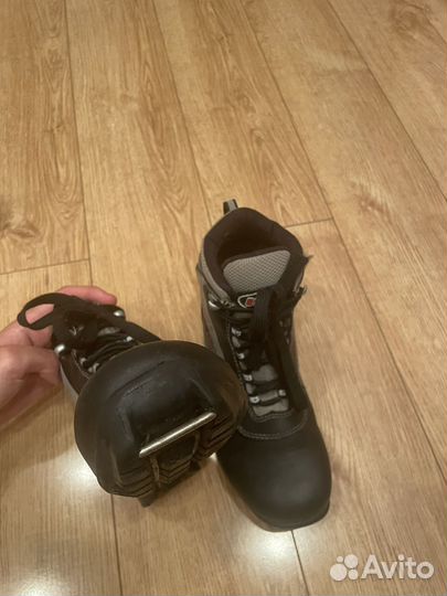 Лыжные ботинки