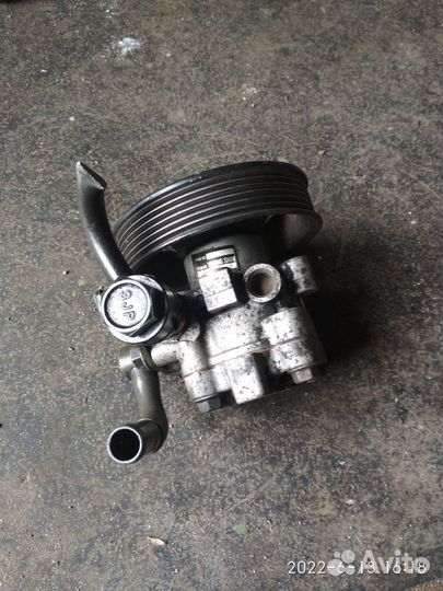 Насос гура на hyundai санта фе,рено лагуна