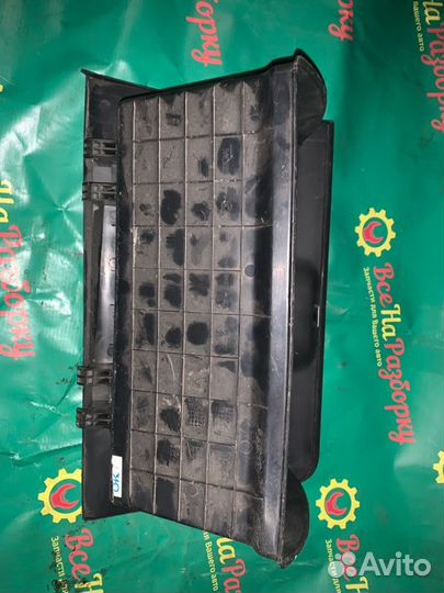 Бардачок Kia Rio 3 седан 1.4 2010