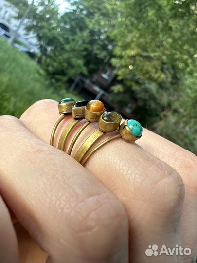 Кольцо с натуральными камнями