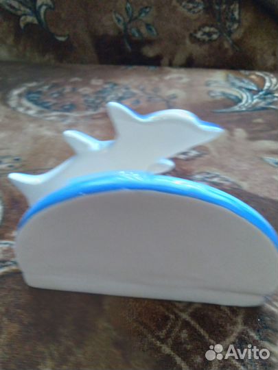 Фарфоровая салфетница