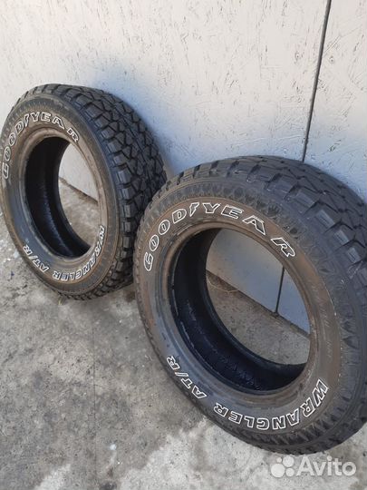 Goodyear Wrangler AT/R 215/70 R16