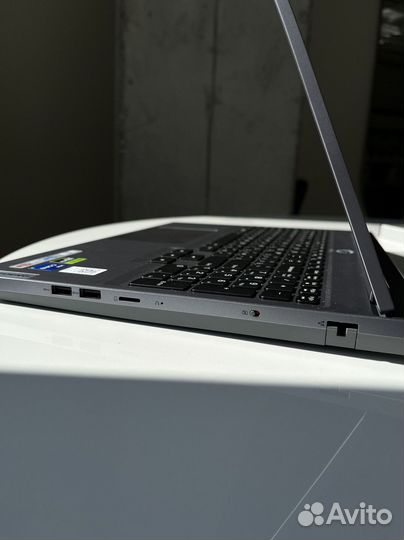 Игровой Ноутбук Lenovo Legion Y7000P