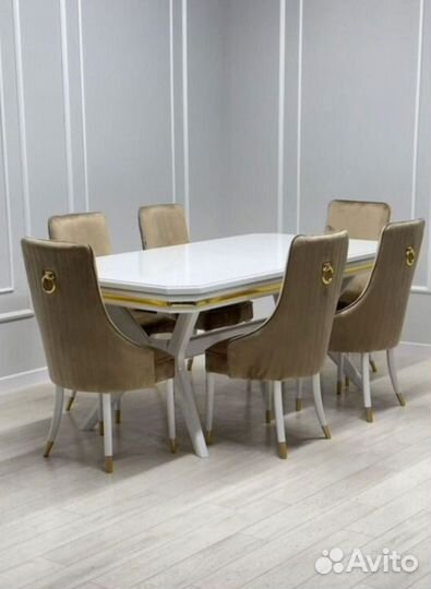 Комплект стол и стулья. В наличии