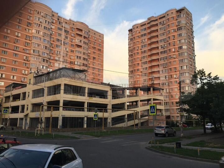 Машиноместо, 18 м²