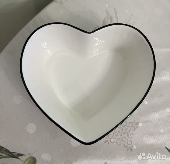 Тарелка сердце керамика