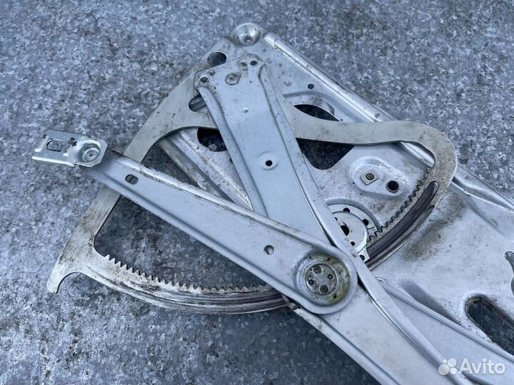 Стеклоподъёмник передний левый Mercedes W140