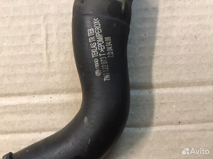 Патрубок системы охлаждения VW Tiguan