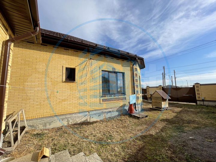 Дом 201 м² на участке 4 сот.