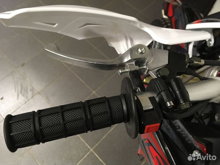 Мотоцикл BSE Z3 Red Black