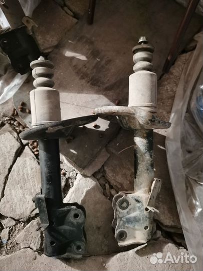 Стойки на mitsubishi colt z30