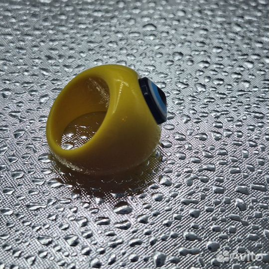 Кольцо из смолы