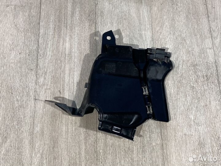 Пыльник двигателя правый LADA X-Ray Cross 2015