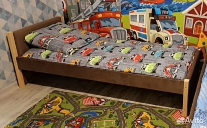Детская кровать с мягким изголовьем