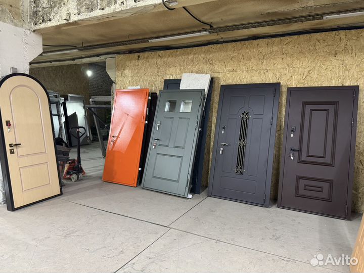 Дверь входная металлическая новая