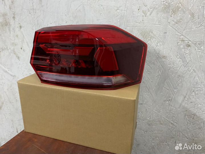 Фонарь правый внутренний Volkswagen Polo sedan 6