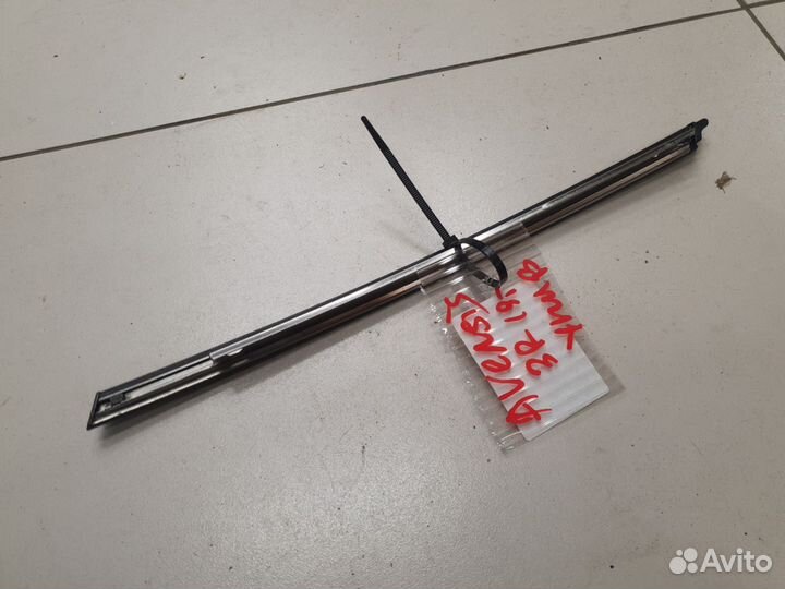 Молдинг рамки задней правой двери Toyota Avensis T