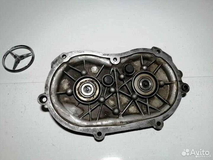 Крышка передняя распредвала правая Mercedes ML GL