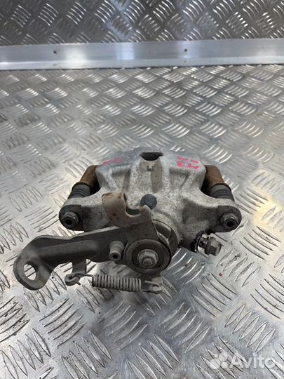 Суппорт задний правый Mazda 3 BM