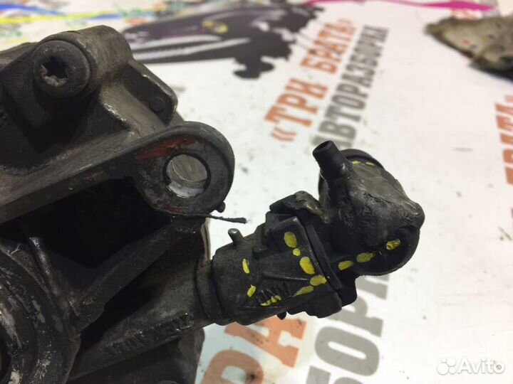 Рено Трафик Насос вакуумный