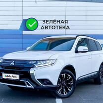 Mitsubishi Outlander 2.0 CVT, 2021, 63 500 км, с пробегом, цена 2 949 000 руб.