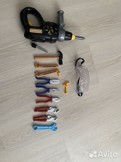 Наборы строительных инструментов (2 штуки)