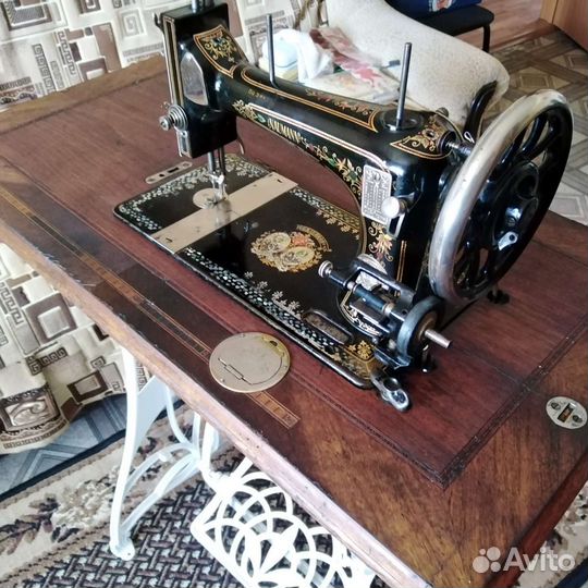 Швейная машинка naumann