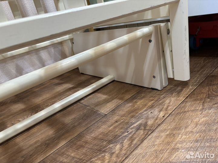 Детская кроватка с маятником Аэлита -3