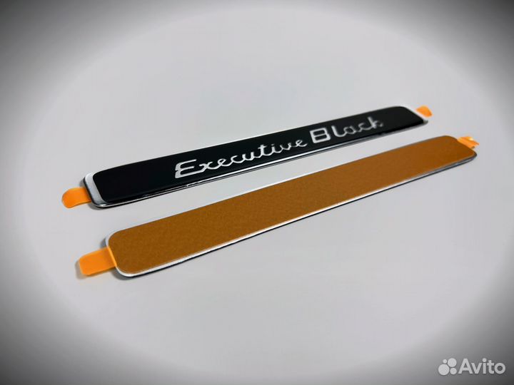 Эмблема Executive Black