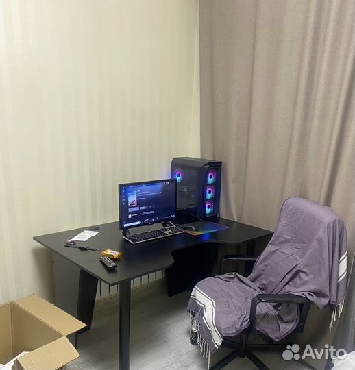 Компьютерный стол черный