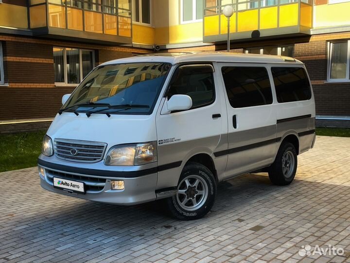 Toyota Hiace 3.0 AT, 2000, 350 000 км