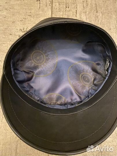 Кожаная кепка