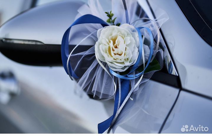 Свадебные украшения на машину