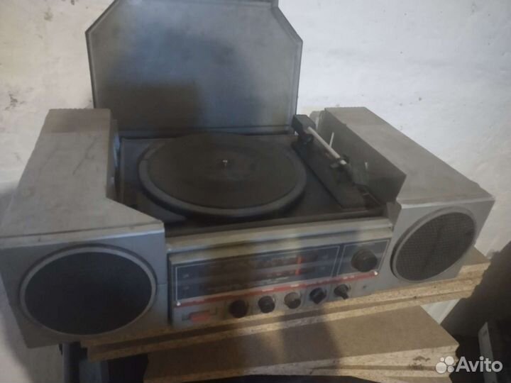 Проигрыватель Вега как в сериале 