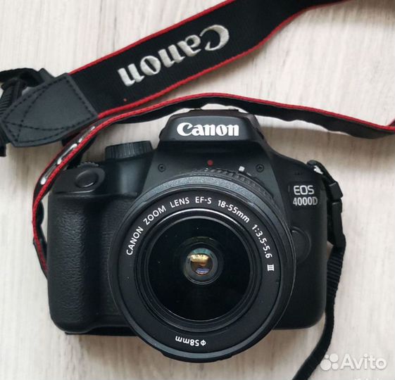 Зеркальный фотоаппарат Canon EOS4000D