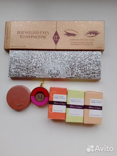 Набор косметики палетка charlotte tilbury новая