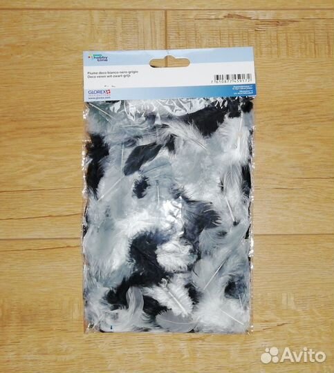 Перья декоративные