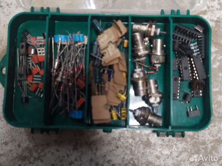 Понижающие трансформаторы разные, радиодетали