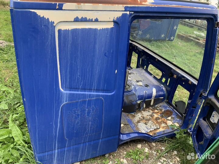 Боковина кабины правая Iveco Stralis