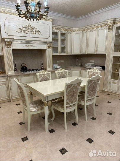 Стол и Стулья