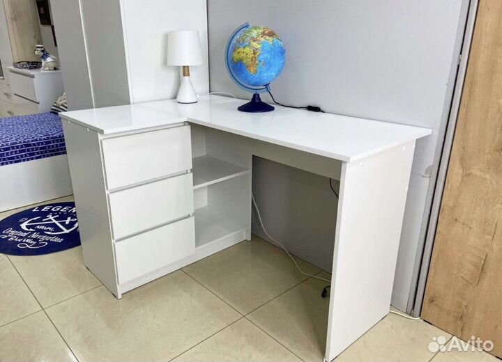 Стол угловой белый для школьника