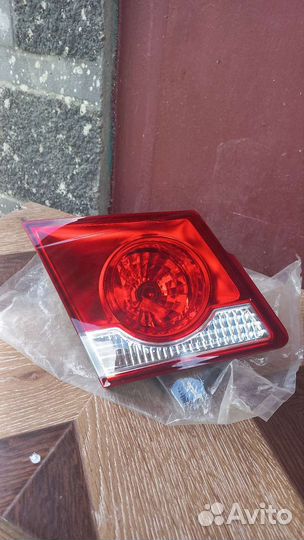 Фонарь задний левый на шевролет круз