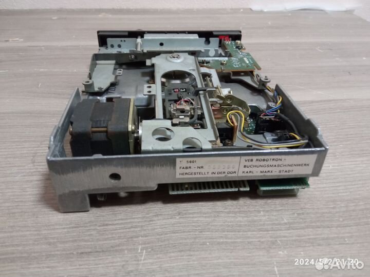 Старинный дисковод Veb Robotron