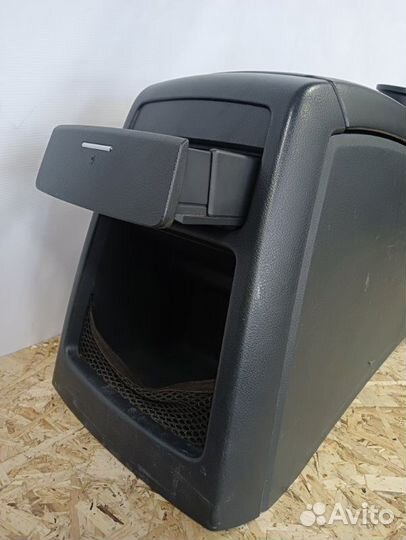 Консоль между сидений Ssangyong Kyron 1 D20DT 2007