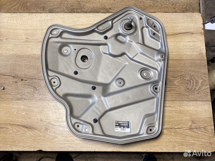 Skoda octavia a5 задний правый стеклоподъёмник