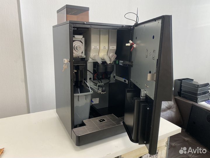 Профессиональная кофемашина для кофейни Jetinno