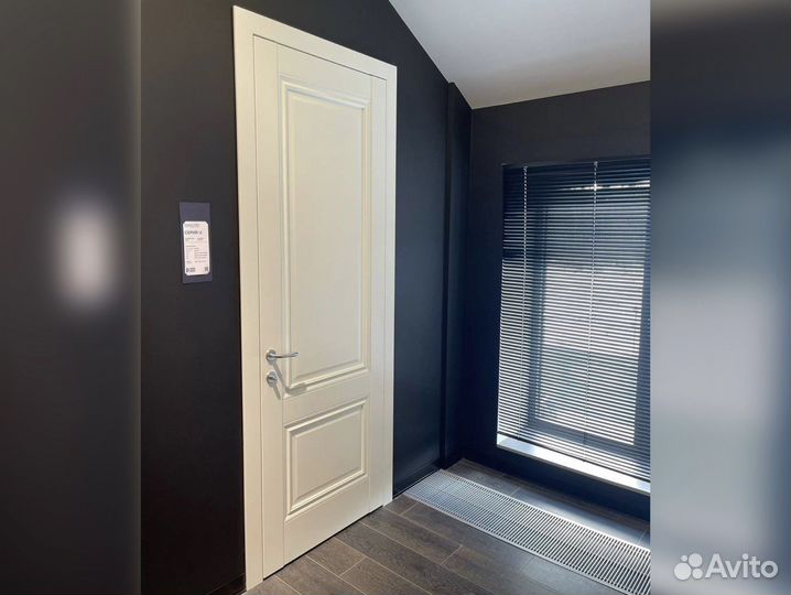 Двери межкомнатные глухие из массива