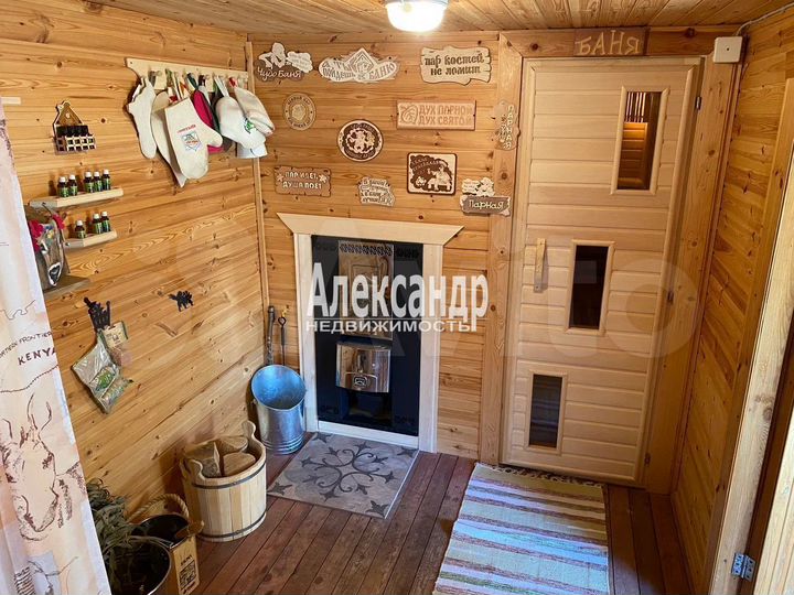 Коттедж 240 м² на участке 14 сот.